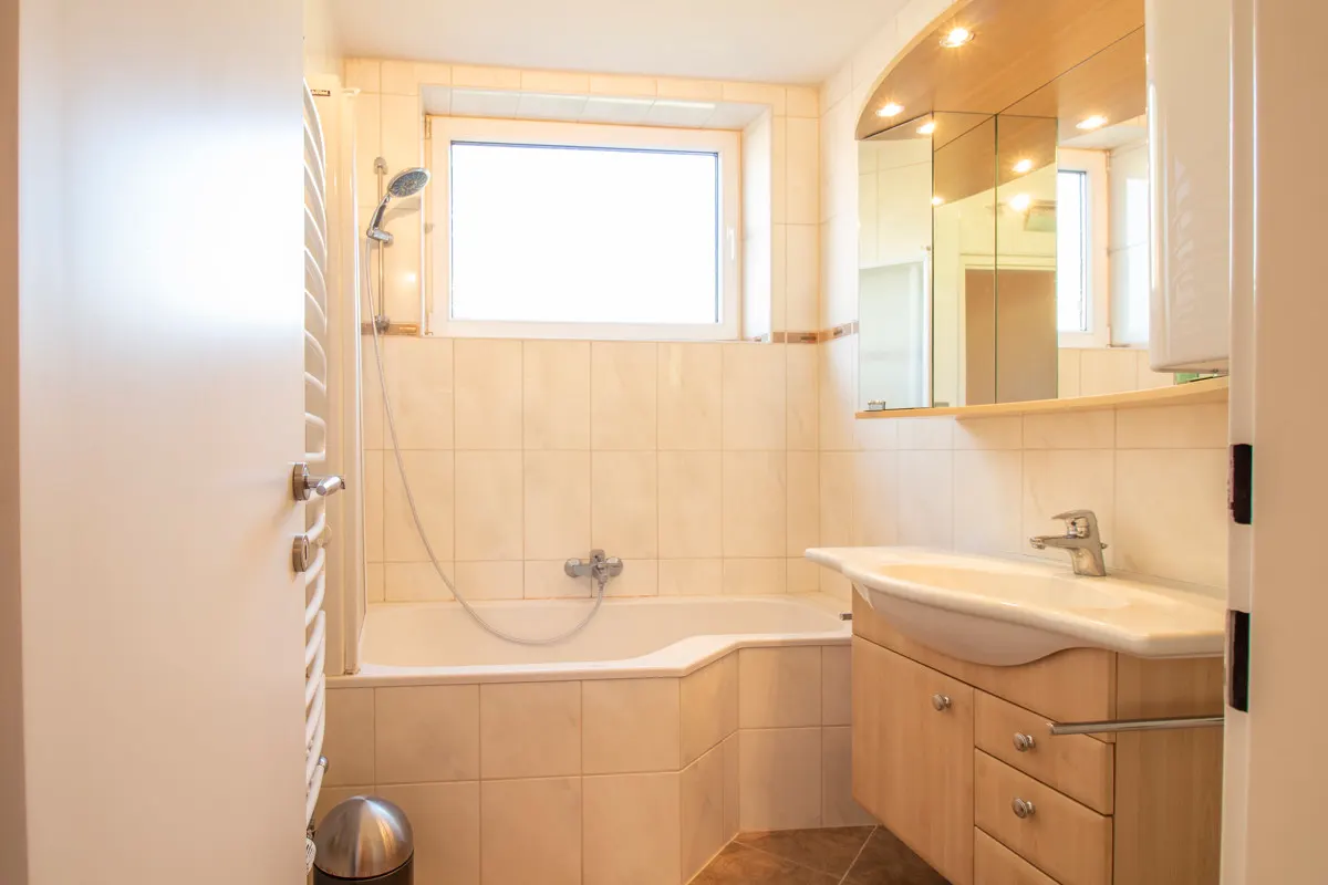 Helle 4 Zi-Wohnung mit Salzachblick in Aigen (ab sofort verfügbar)