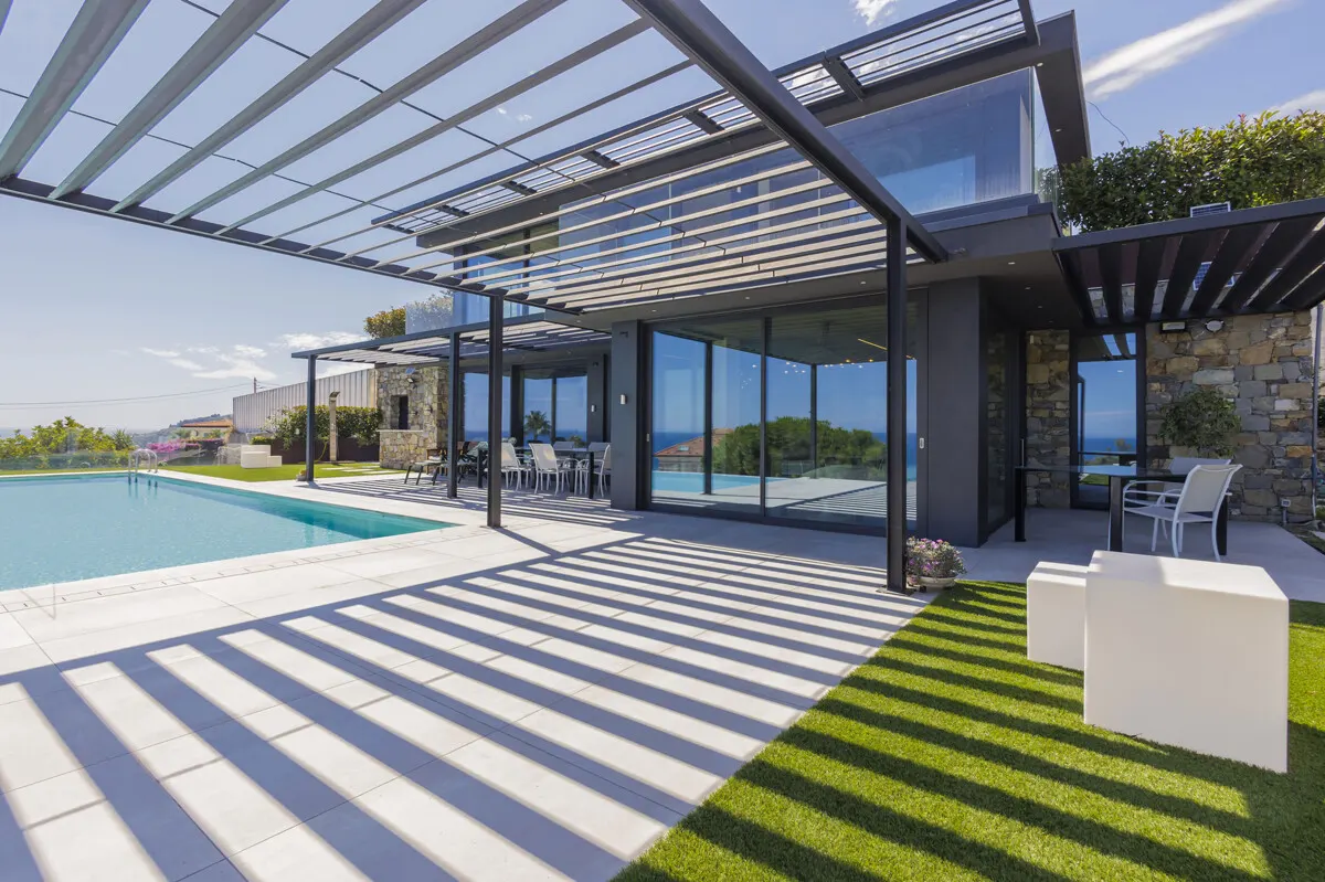 Moderne Villa mit spektakulärem Infinity-Pool 2