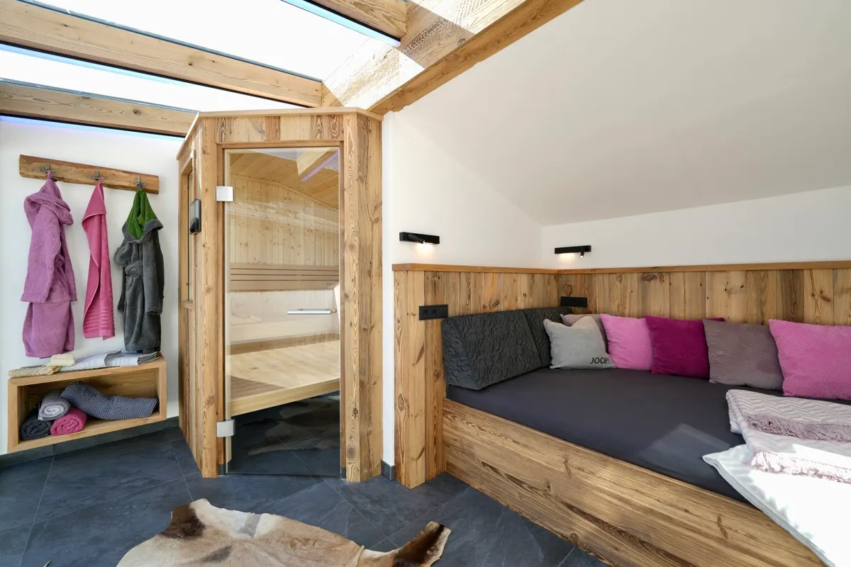 Urbane Dachgeschoss-Maisonette mit Luxusausstattung und Seeblick - Touristische Nutzung möglich!