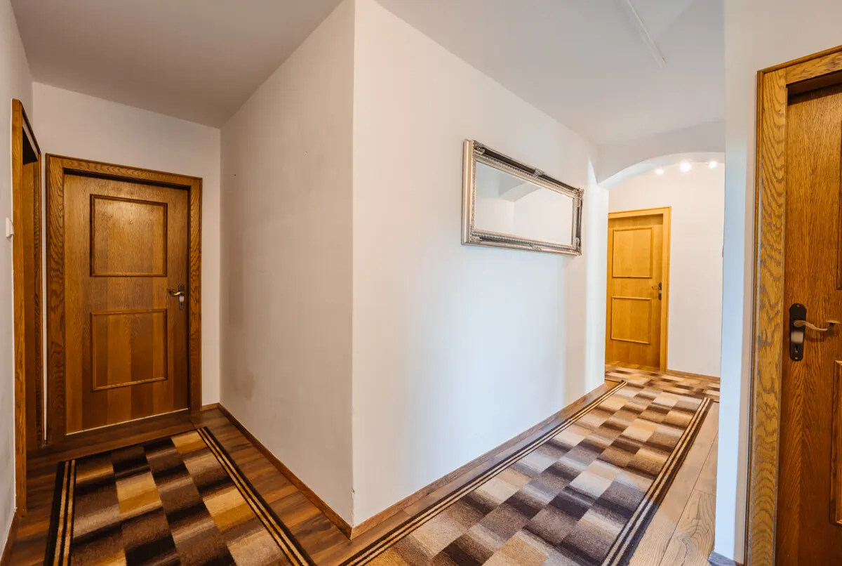 Viel Platz, viele Möglichkeiten – Mitarbeiterhaus oder Neubauchance