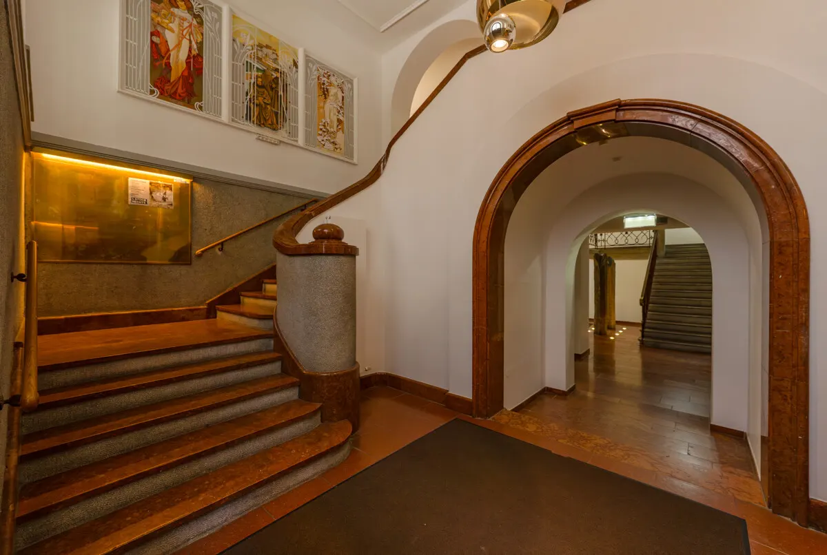 Palais im Andrä: 2-Zimmer-Whg in historischem Haus