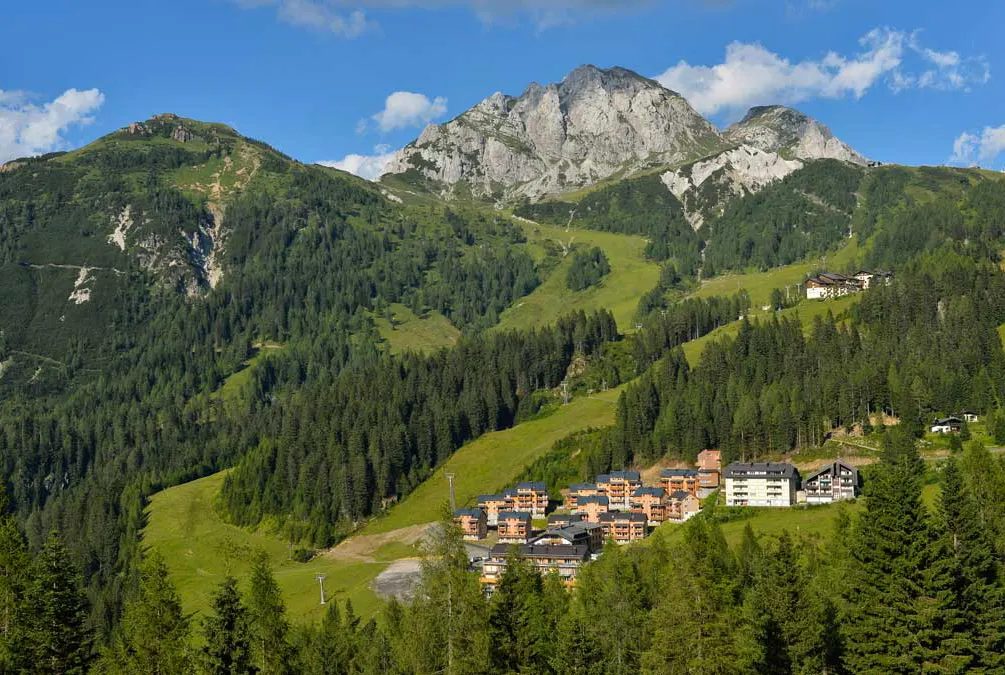 Buy-to-Let Almresort Nassfeld - Family Chalet Bergblick