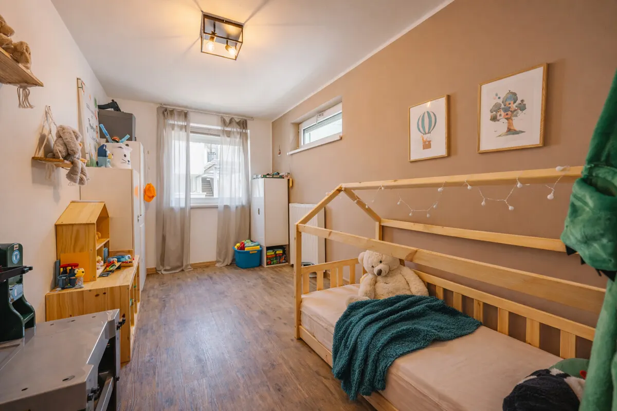 Aigen: Top geschnittene Wohnung mit Balkon