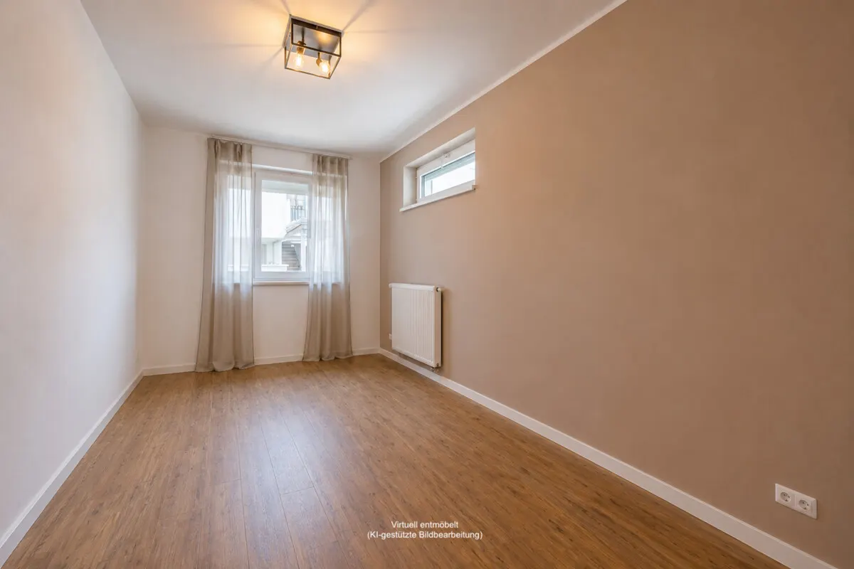 Aigen: Top geschnittene Wohnung mit Balkon