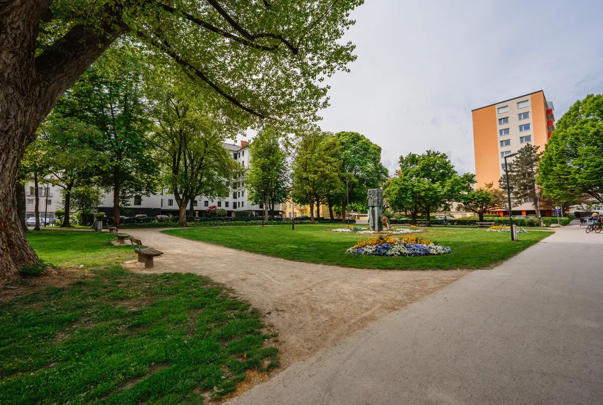 3 Zimmer, Balkon und viel Potenzial in Elisabeth-Vorstadt