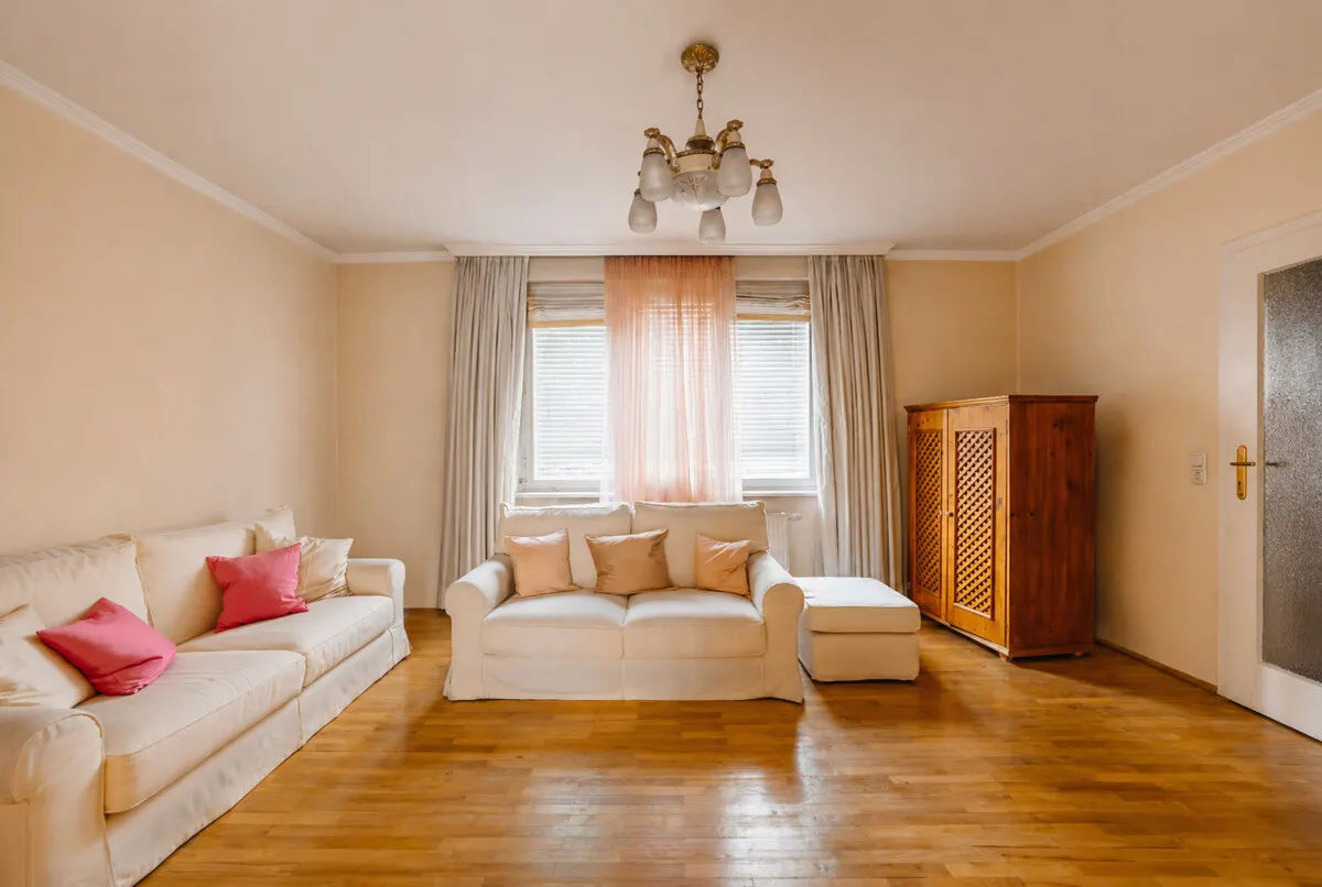 3 Zimmer, Balkon und viel Potenzial in Elisabeth-Vorstadt 2