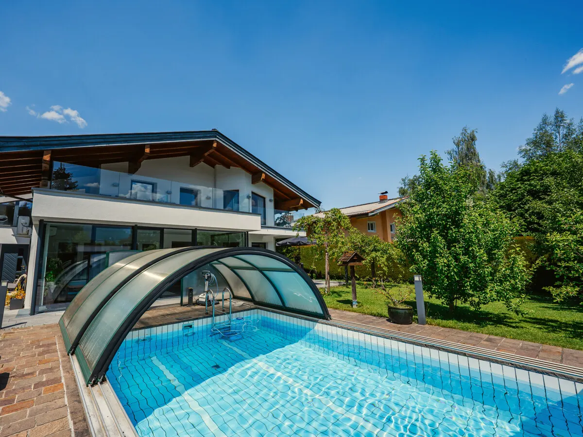 Familienhaus mit ganzjährigem Pool & großzügigem Garten