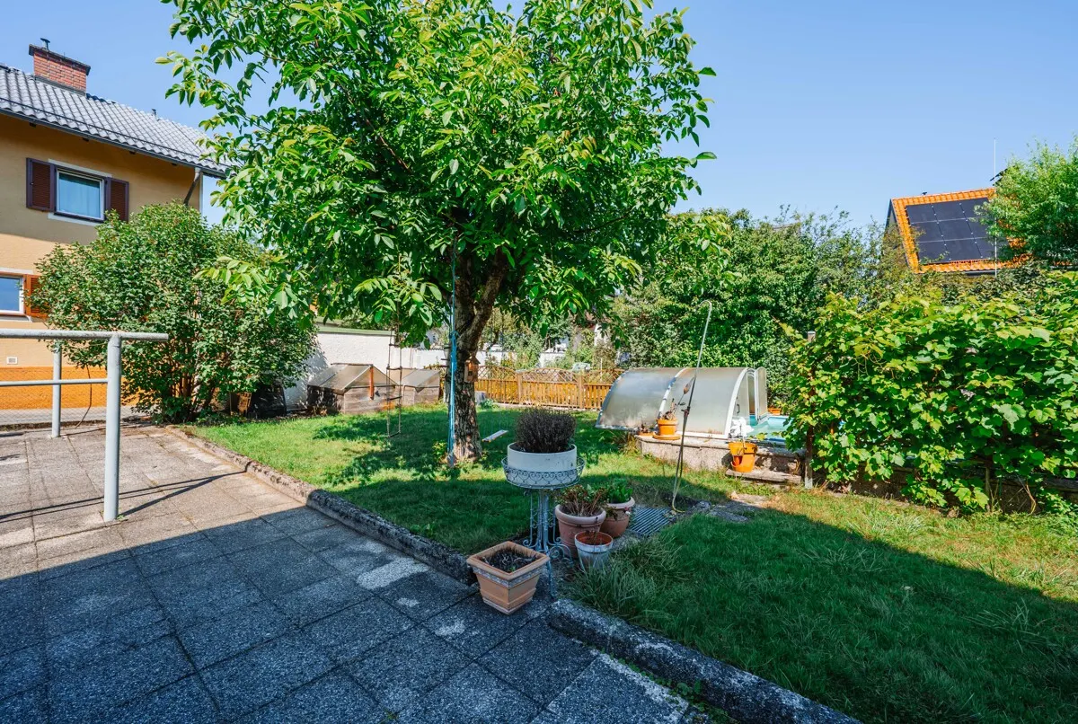 Charming Home mit Potenzial und schönem Garten