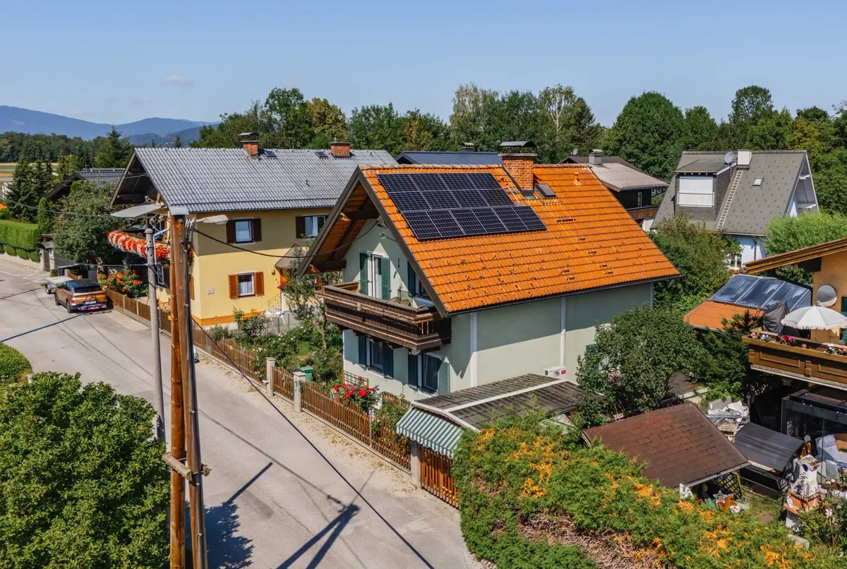 Charming Home mit Potenzial und schönem Garten 2