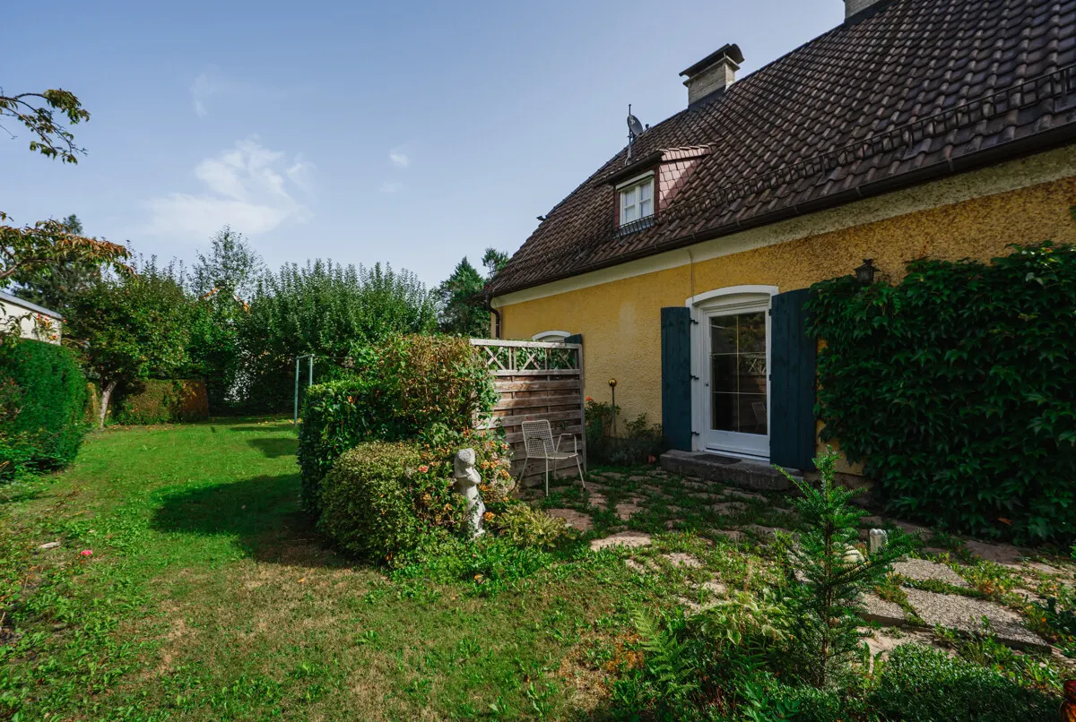 Rarität in Parsch, stilvolles Stadthaus mit privatem Garten