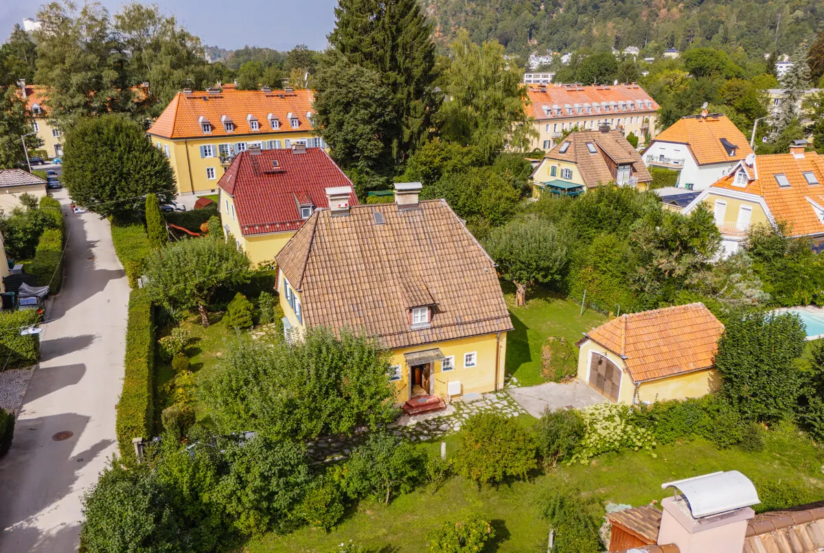 Rarität in Parsch, stilvolles Stadthaus mit privatem Garten