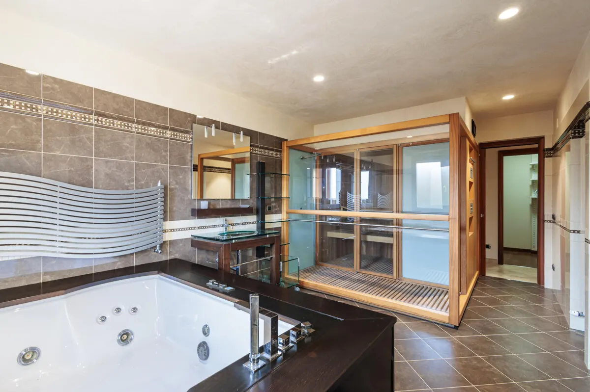 Prächtige Villa inmitten von Grün mit Swimmingpool und Meerblick in Sanremo