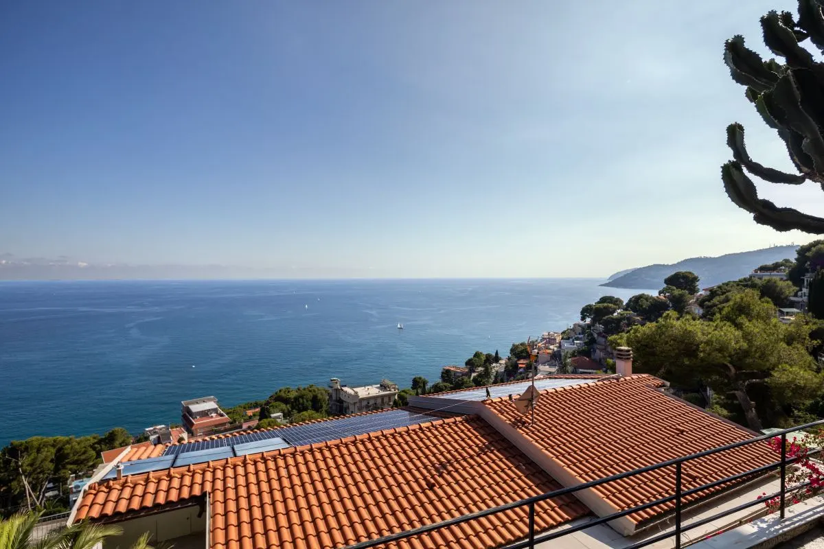 Wunderschöne zeitgenössische Villa in Andora - ITA