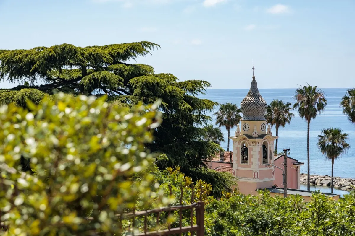 Exklusive Wohnung in historischer Villa mit Privatgarten und Meerblick 2