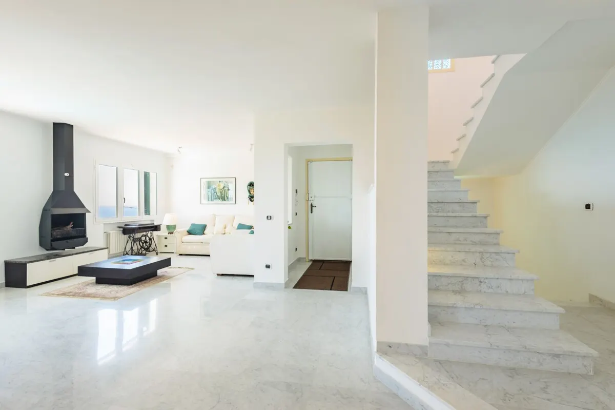 Wunderschöne Villa mit spektakulärem Meerblick