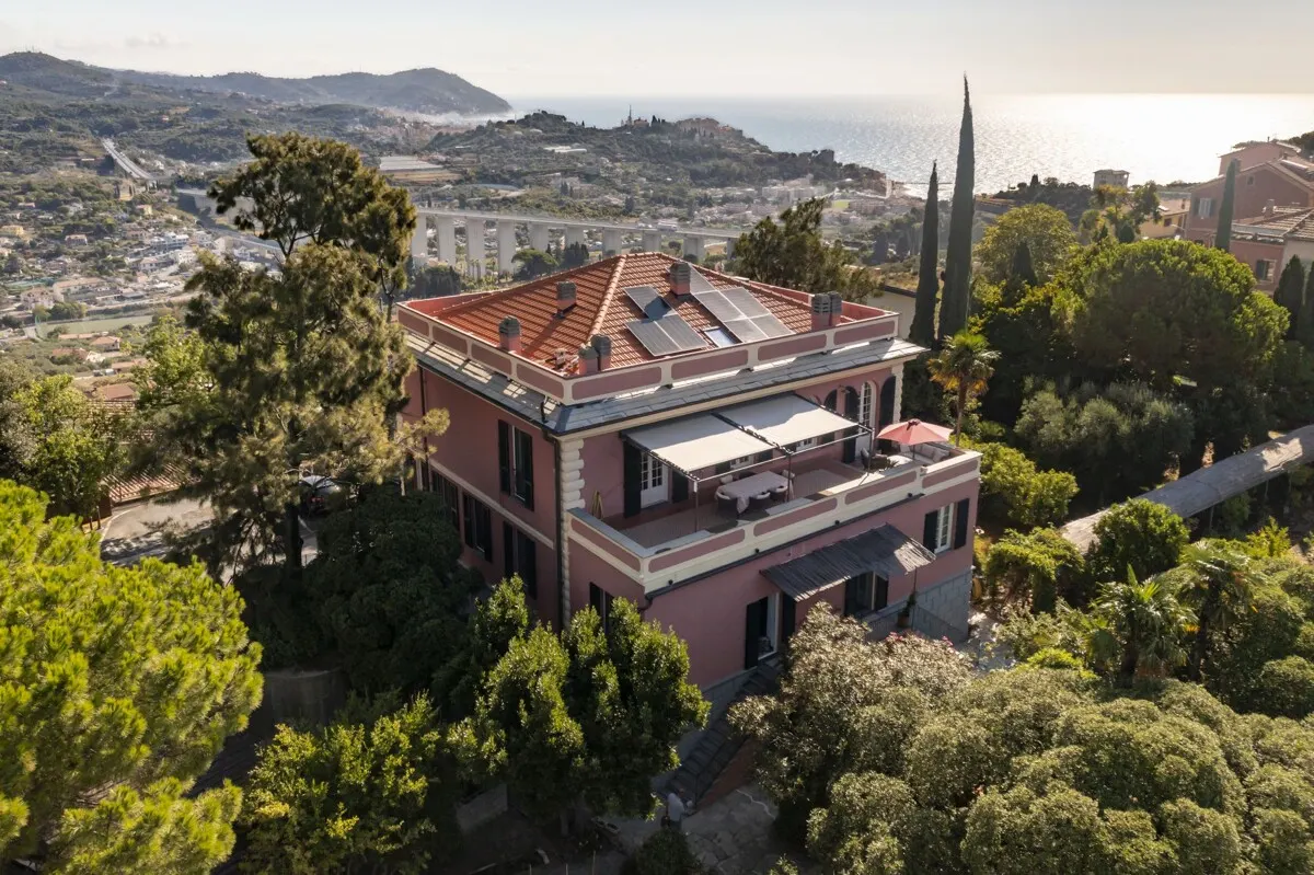 Prestigeträchtige historische Villa mit privatem Park und Meerblick
