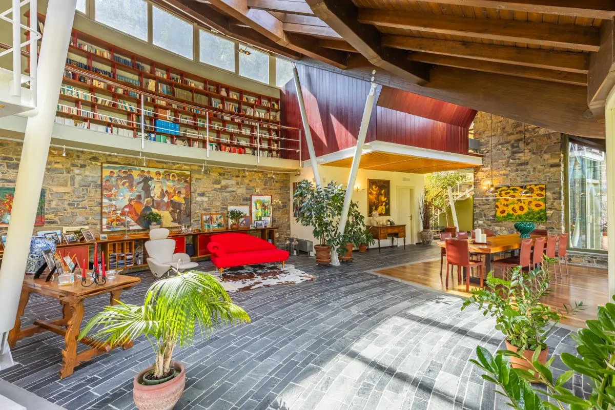 Exklusive Villa mit großem Privatpark in Borgomaro