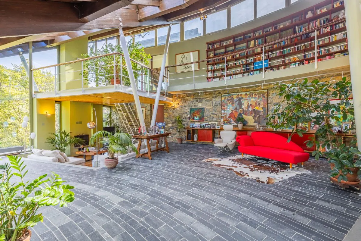 Exklusive Villa mit großem Privatpark in Borgomaro