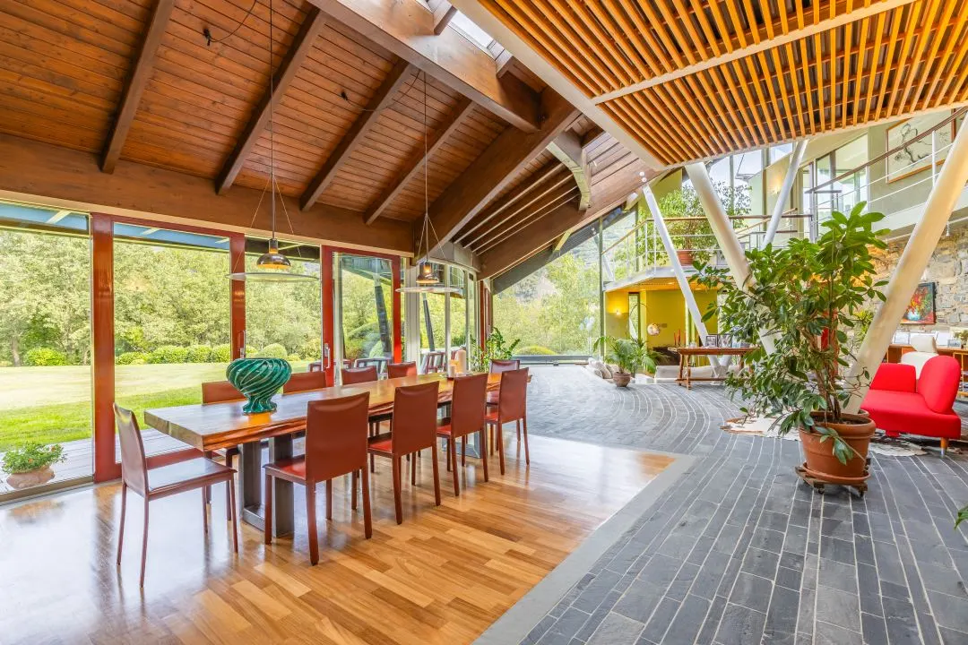Exklusive Villa mit großem Privatpark in Borgomaro