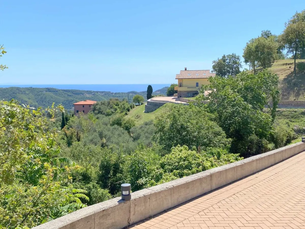 Freistehende Villa in Andora im Bezirk Conna 3