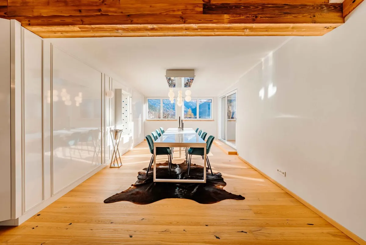 Offen leben, großzügig wohnen – 400 m² Penthouse-Feeling in den Alpen 3