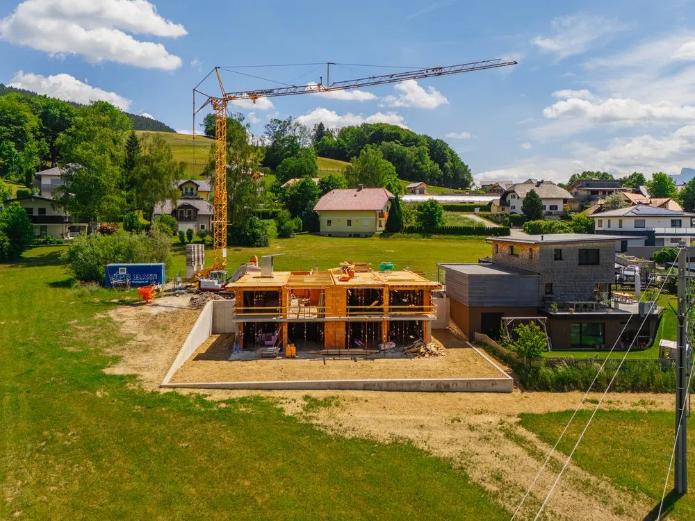 Drohnenblick über Tiefgraben am Mondseeberg